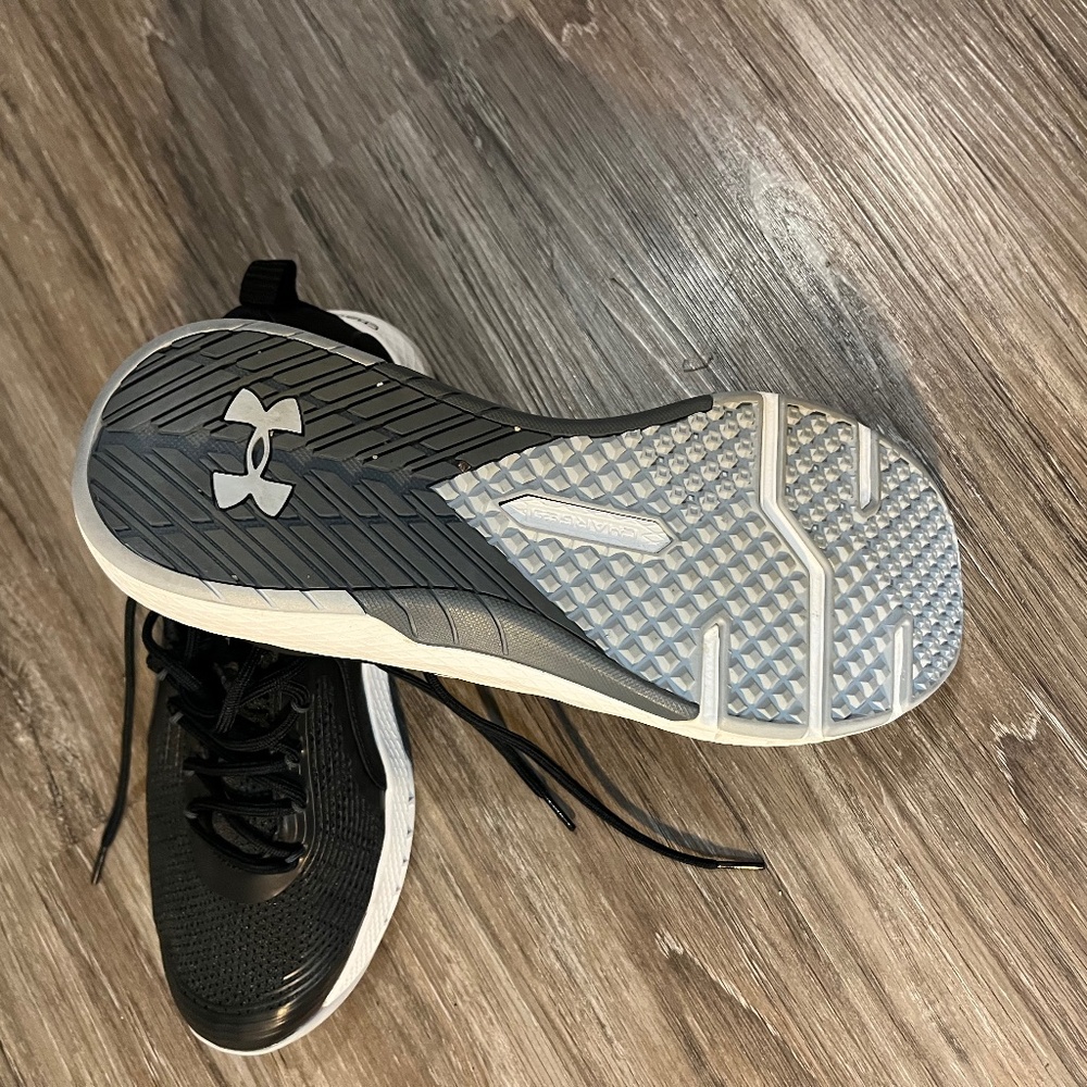 Under Armour Commit TR 3